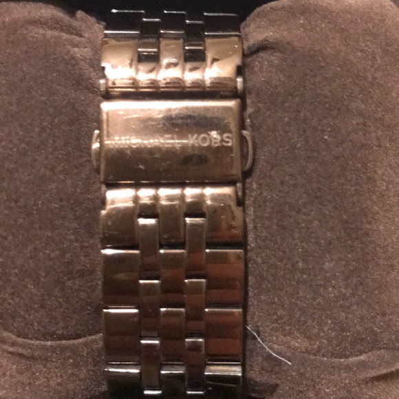 Micheal Kors Watch - Picture 7 of 8